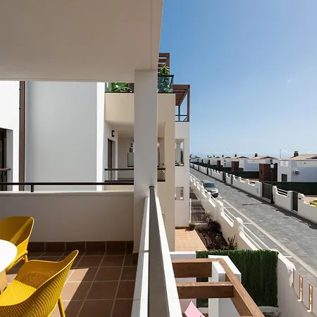 Apartamento En Residencial De Lujo Con Parking Piscina Y Terraza La Guirra