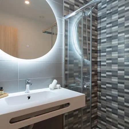 Apartamento En Residencial De Lujo Con Parking Piscina Y Terraza *
